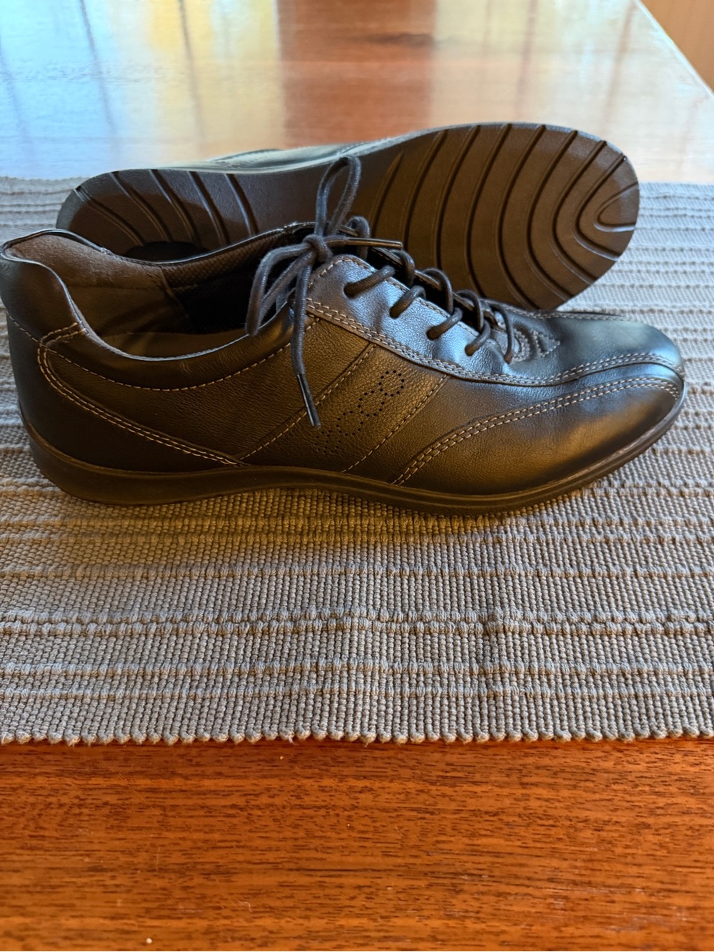 ECCO Women’s Sky Tie Black Leather Comfort Sneakers – Size 39 EU / US 8-8.5